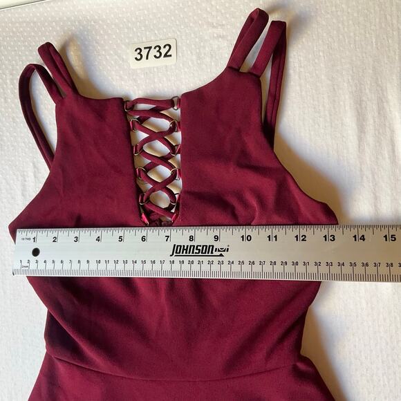 B. Darlin Women Mini Dress size XS Sleeveless A-line Deep Cut sexy Burgundy Red - Picture 2 of 8